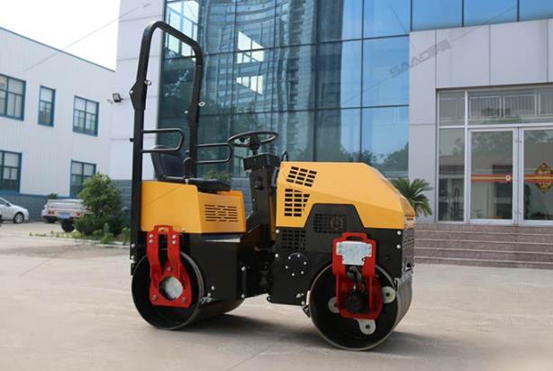 小型<font color='red'>壓路機(jī)</font>打滑如何解決