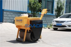 小型振動<font color='red'>壓路機</font>施工注意