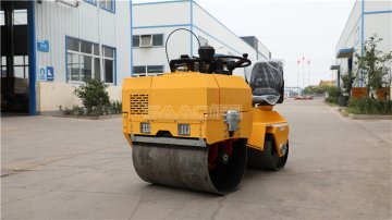 小型<font color='red'>壓路機</font>秋季使用注意