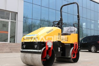 小型振動(dòng)<font color='red'>壓路機(jī)</font>施工注意